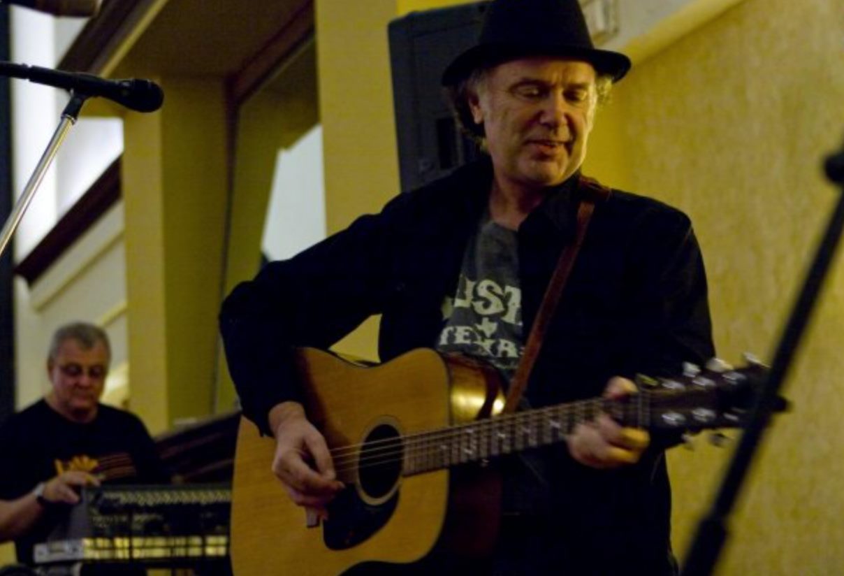 Michael McGarrah with guitar